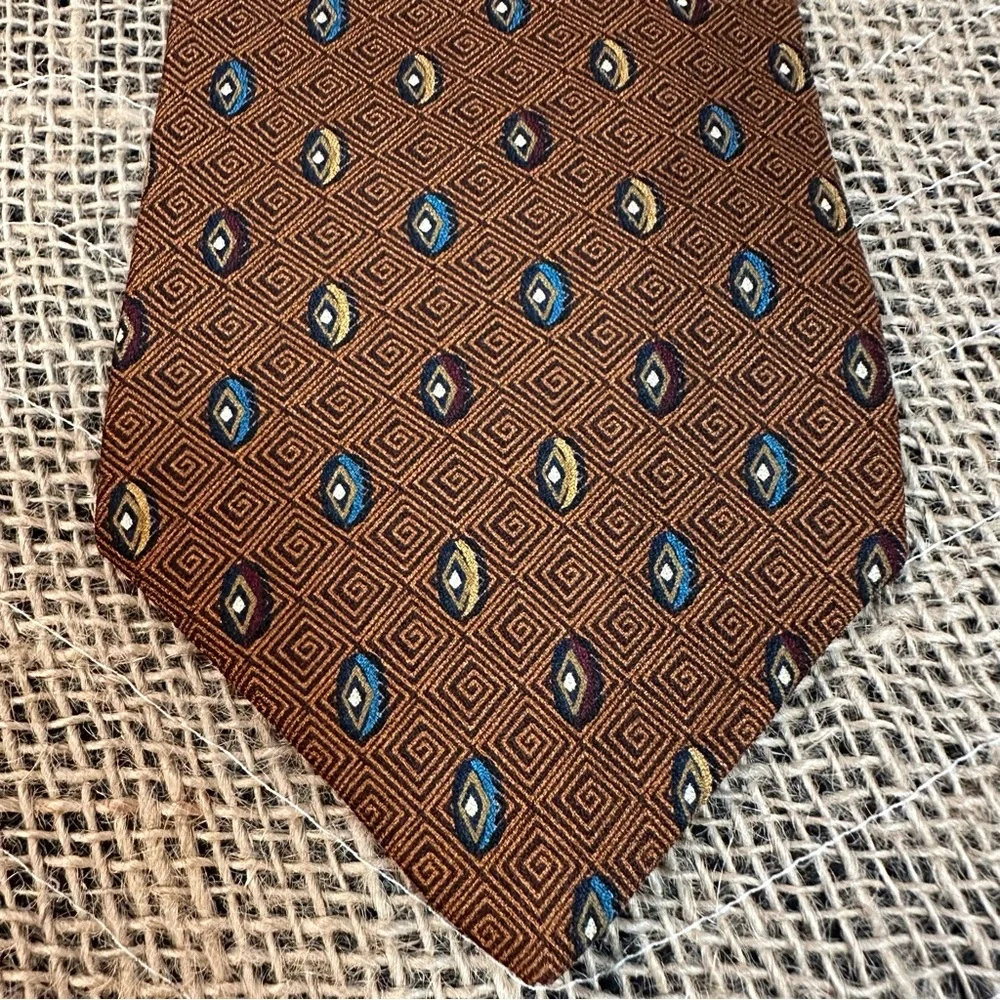 Echo 100% Silk Brown & Carmel Tie with oval‎ design of blue cream & burgundy NWT